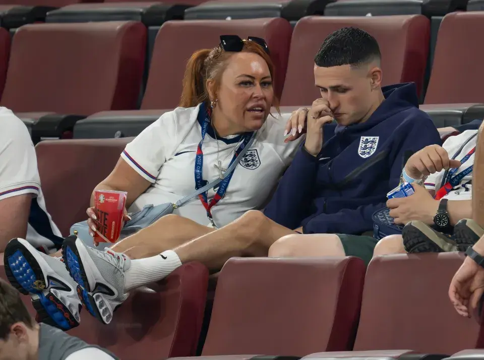 img, 会议上曾敲, 伤缺席了英