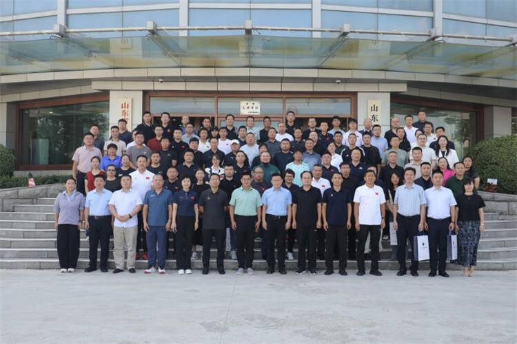 并选举产生 并选举产生