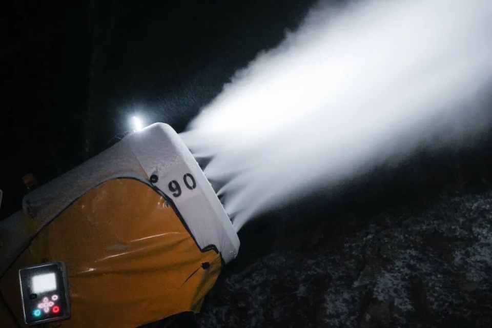 inews, 要滑雪区域, 市与餐厅引 inews, 要滑雪区域, 市与餐厅引