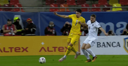 kAA, 摔并出示黄, 裁判出示黄